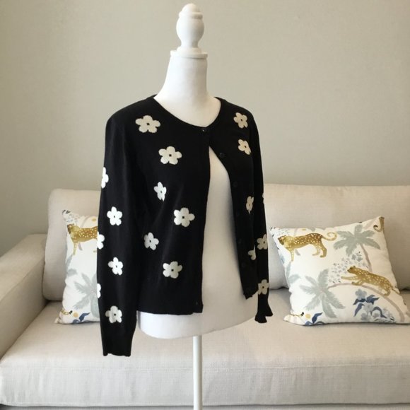 Cardigan with Flowers - Picture 2 of 4